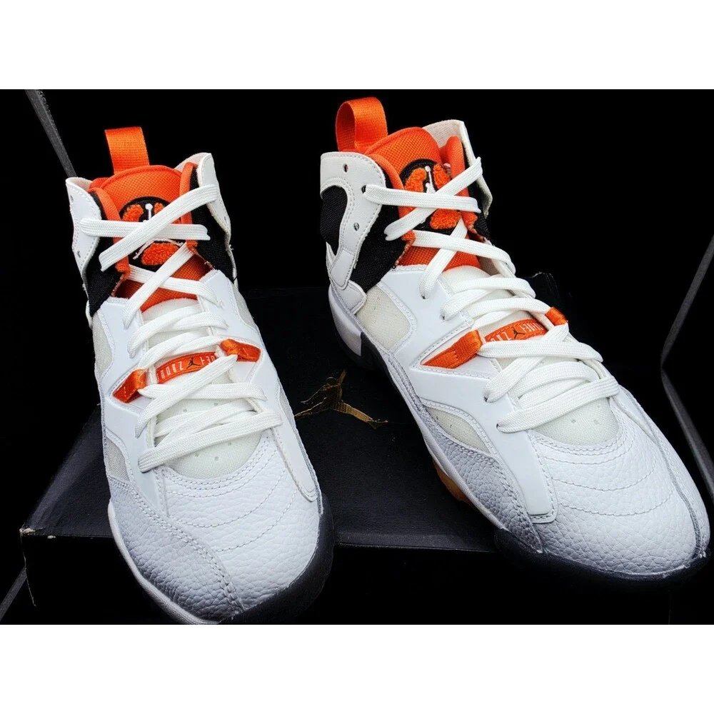 Jordan Jumpman Two Trey (GS) White/Black/Orange SIZE US 6 Kids/7.5 Women